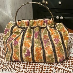 Vintage-gathered Fabrics 1950s60s  Handbag Wine Grape themed